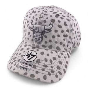 47 Brand Women's Adjustable Cap - Grey Chicago bulls